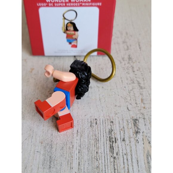 Hallmark Wonder Woman Lego DC Superheroes minifigure ornament Xmas - Picture 5 of 6